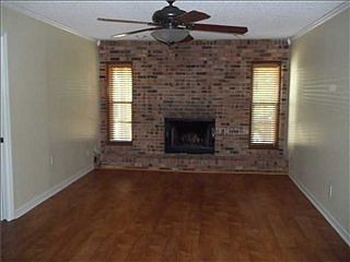 2nd image of 1924 Salem Ct