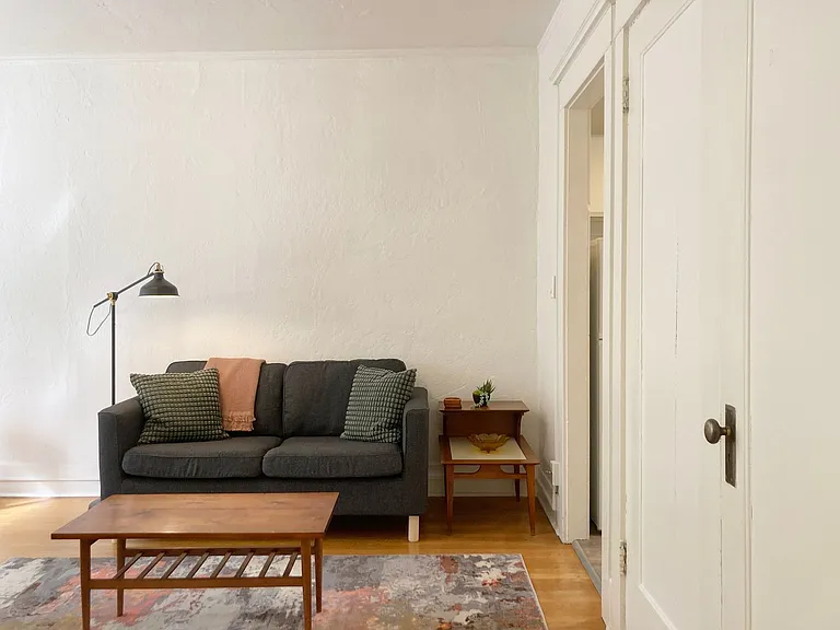 Virginian Apartments — Photo 1