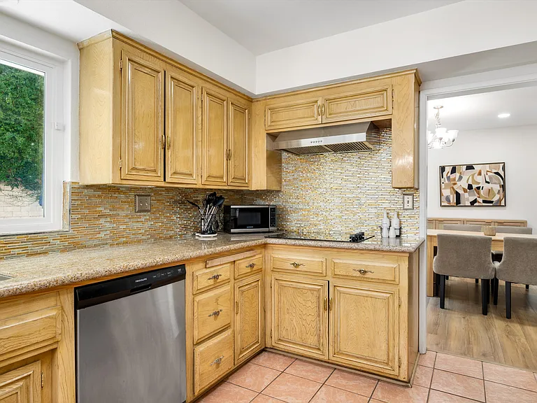 5400 Nagle Ave — Photo 31