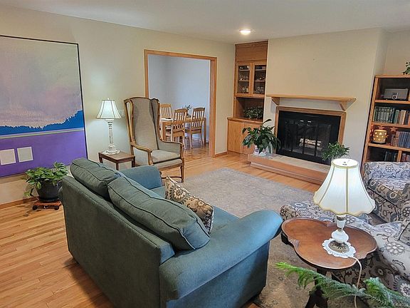 4th image of 2426 Easy St