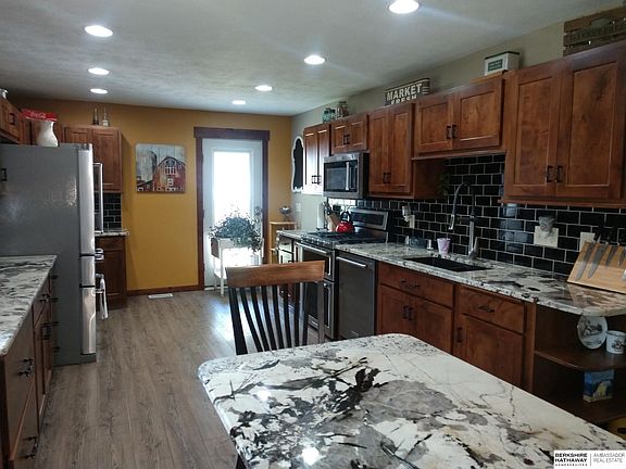 4th image of 1308 Lincoln Ave