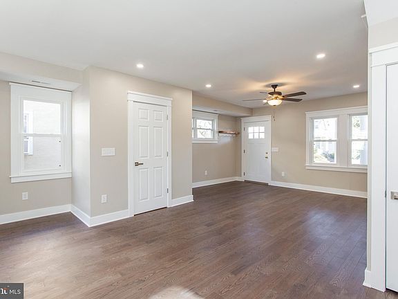 5th image of 902 Anderson Ave
