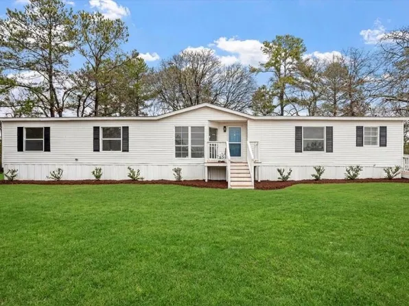 217 McKay Dr, Spring Lake, NC 28390