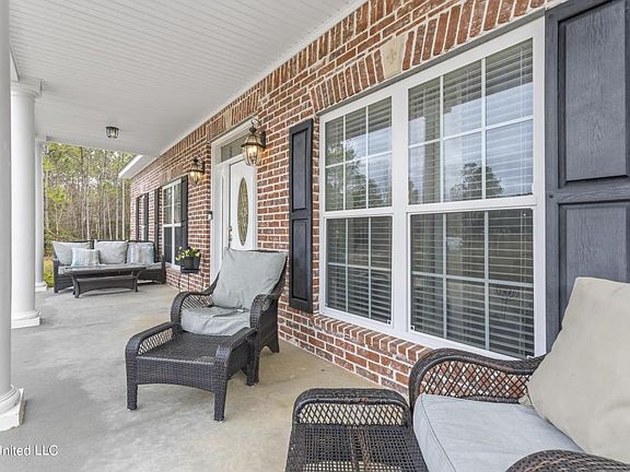 4th image of 9825 Shady Pine Dr