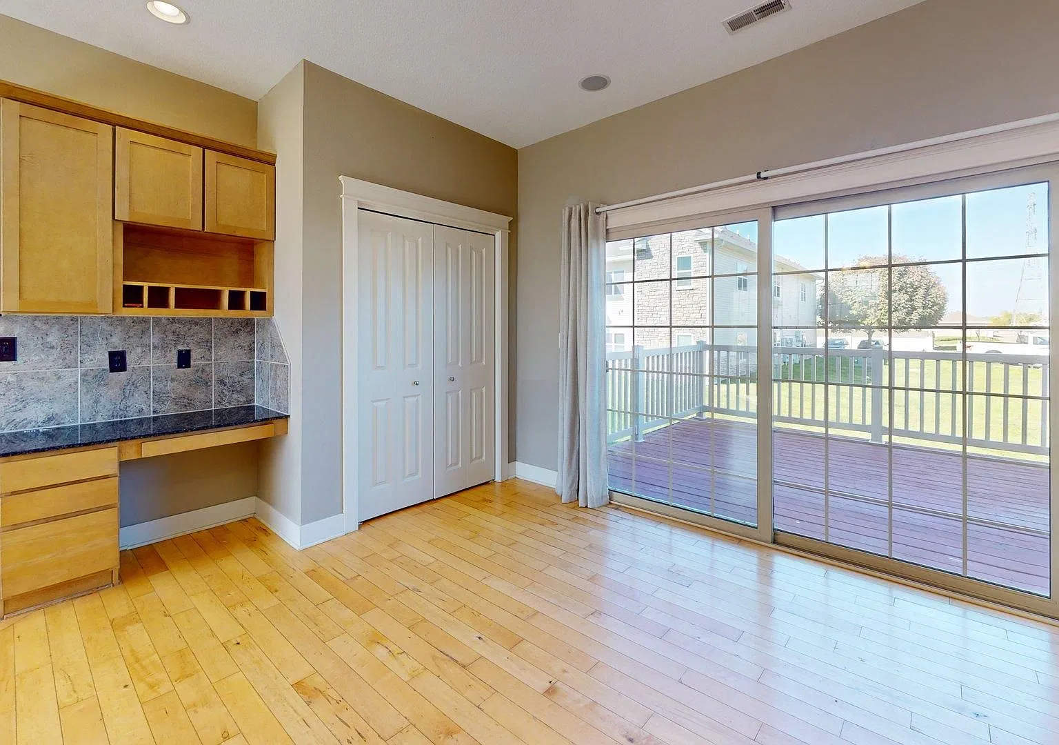 Beautiful 2 Bedroom Town Home in Grimes! — Photo 3