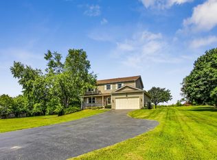 16N930 Prairie Farm Dr, Hampshire, IL 60140