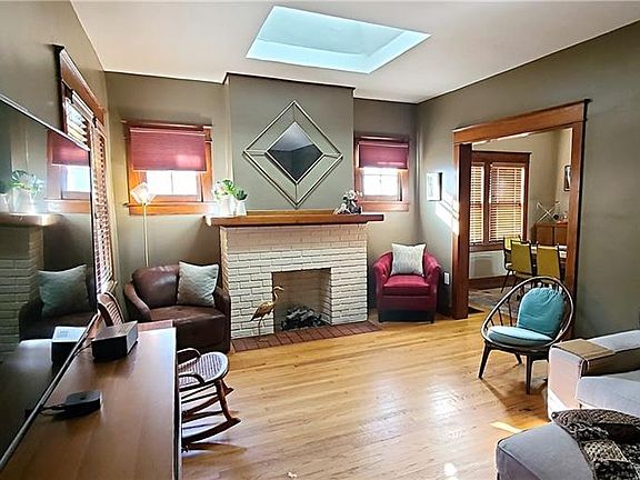 3rd image of 305 Monteray Ave