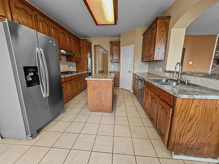 5530 Greensboro Dr — Photo 6