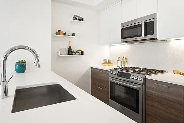 Rented by Bohemia Realty Group | media 23