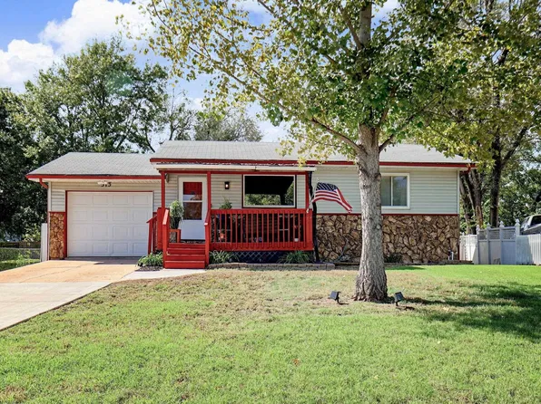 313 N Sunnyside Rd, Haysville, KS 67060