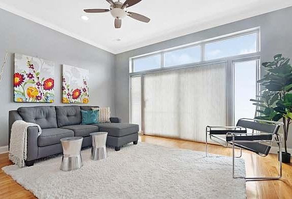 5th image of 2738 W Belmont Ave APT 2E