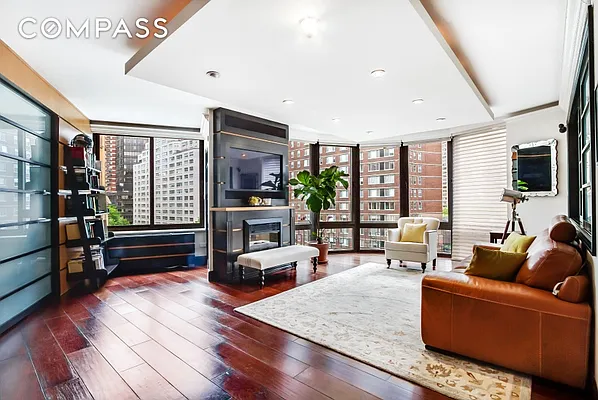 Sold by Compass | media 21