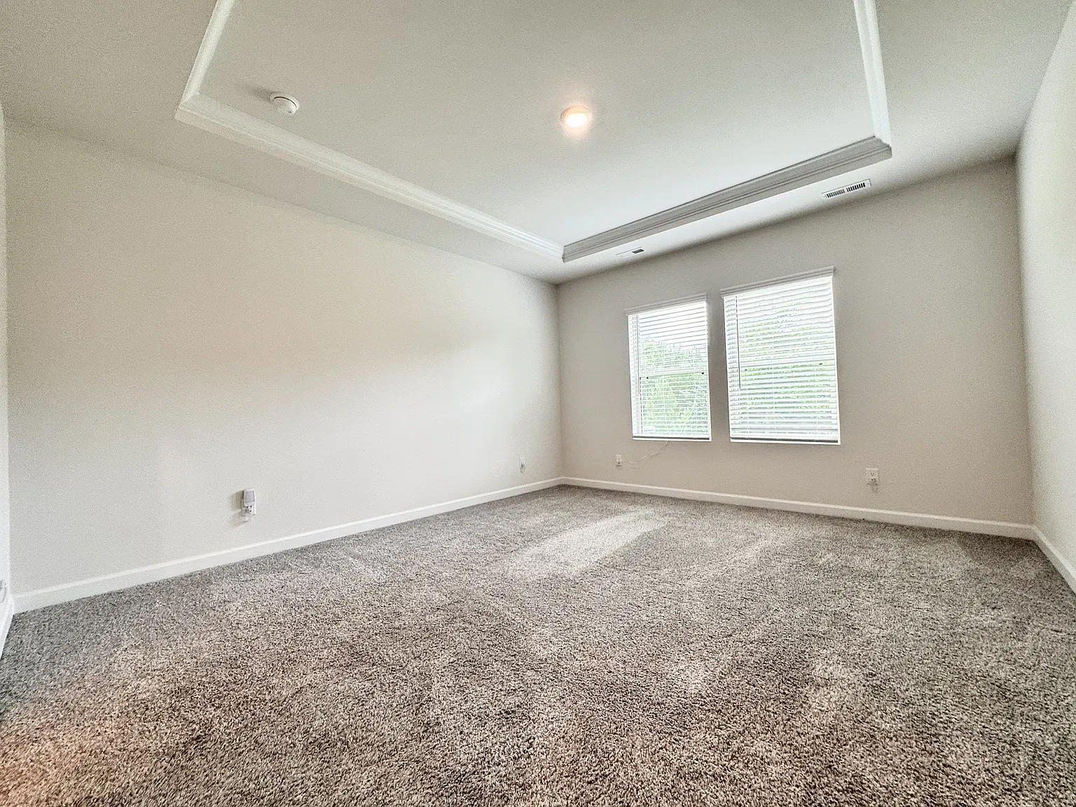 4 bed, 3.5 bath, 2750 sqft, $2,975 — Photo 4