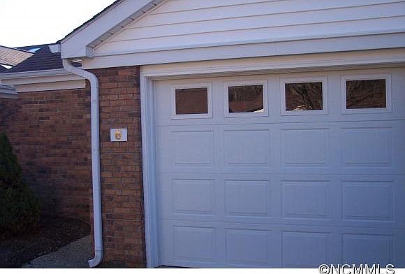 1st image of 6 Bradford Cir