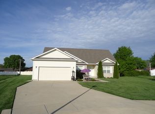 114 Katelyn Ct, Oglesby, IL 61348