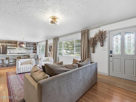 4th image of 1315 MAYFAIR Road
