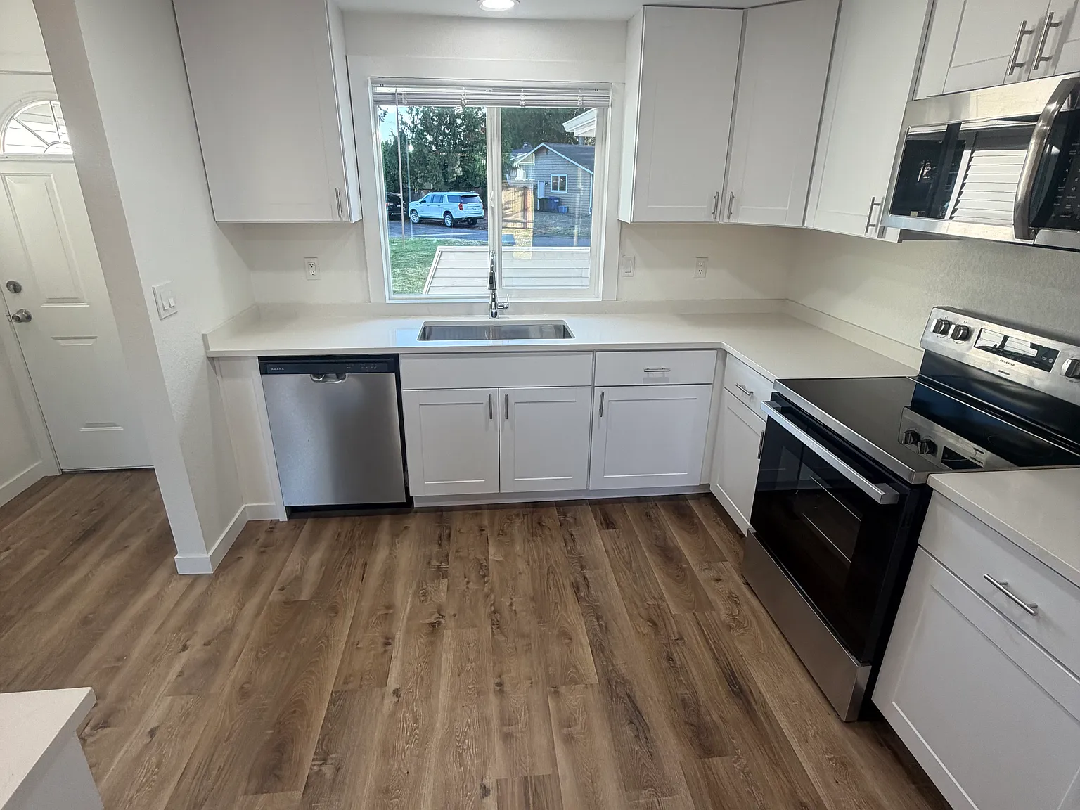 3 bed, 1632 sqft, $2,995 — Photo 4