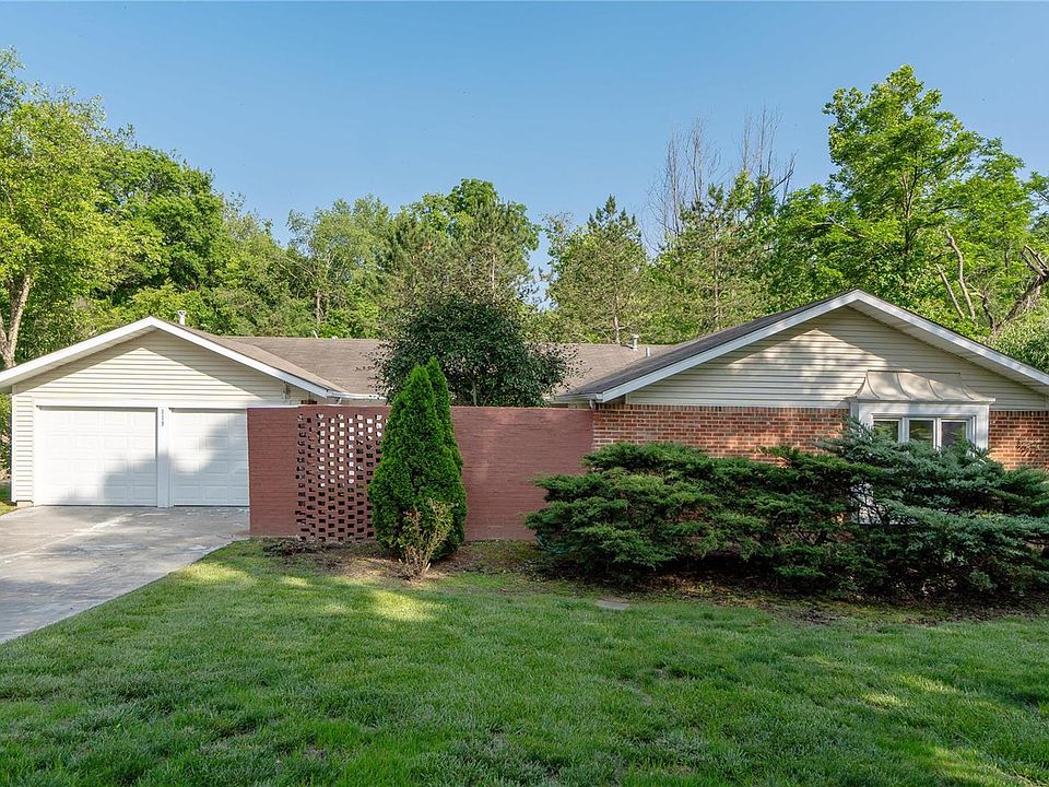 1st image of 119 Old Oaks Dr