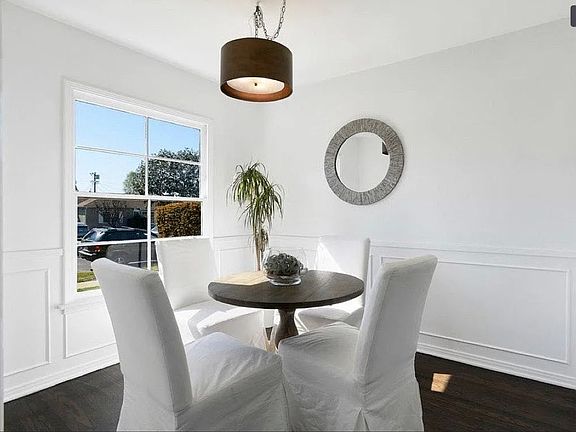 4th image of 2944 Kelton Ave