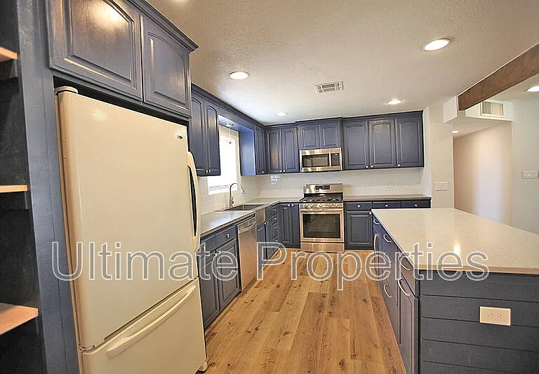 4129 E Bluefield Ave — Photo 8