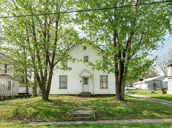 220 Jackson St, Grove City, PA 16127