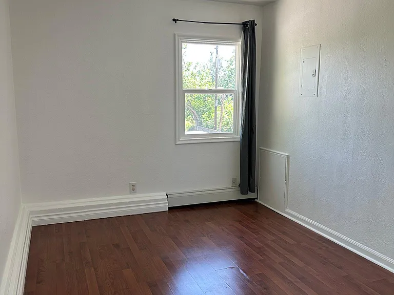 555 W 500 N #5 — Photo 11