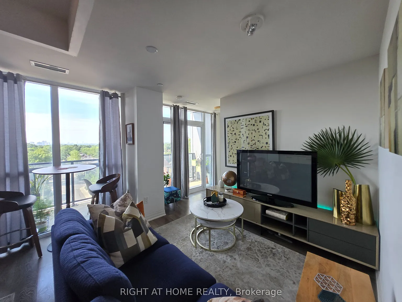 Canvas Condominiums — Photo 1