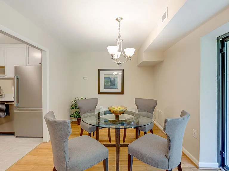 6135 Leesburg Pike #101 — Photo 33