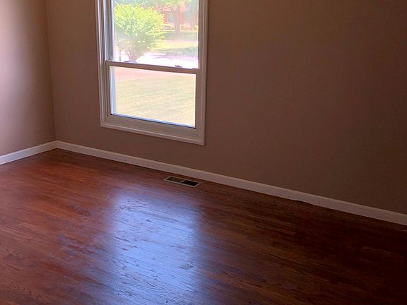 4th image of 3465 Brookshire Dr