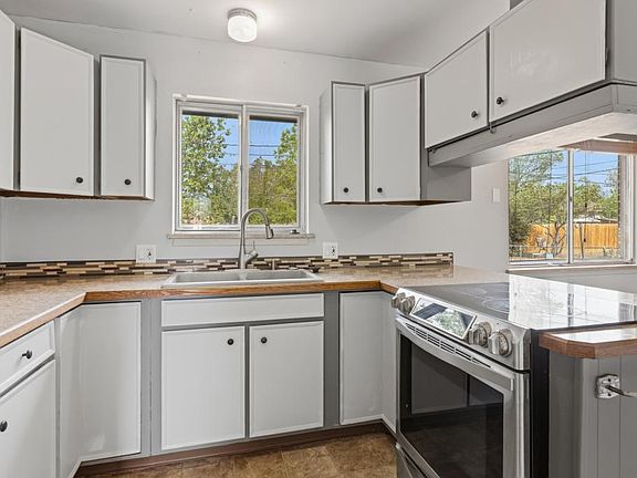 4th image of 2853 15th Avenue Ct
