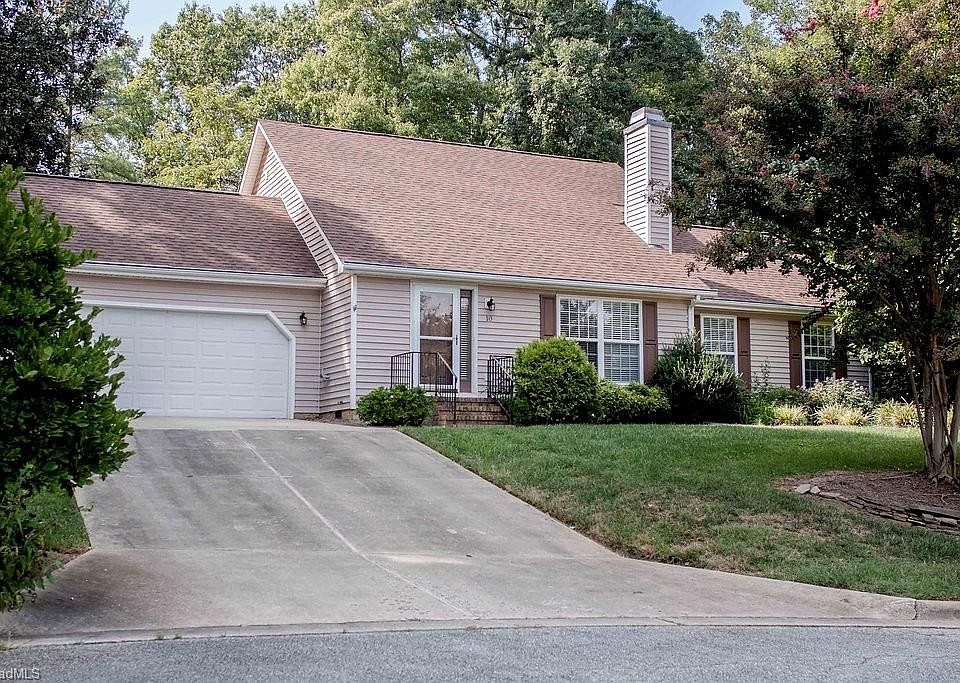 1st image of 10 Pineburr Ct