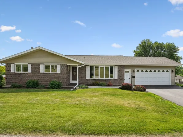811 16th St, Fulton, IL 61252
