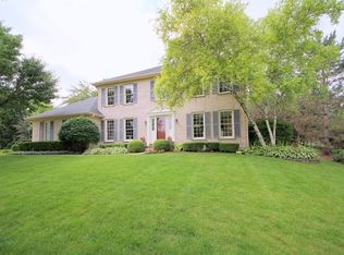 31 White Barn Rd, Vernon Hills, IL 60061