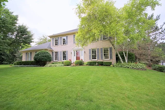 31 White Barn Rd photo 1