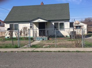 621 S 12th St, Sunnyside, WA 98944