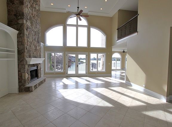 2nd image of 13245 Lakeshore Dr