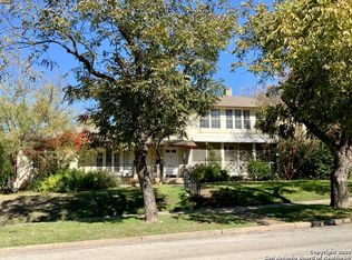 511 Furr Dr, San Antonio, TX 78201