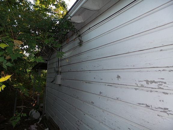 3rd image of 3047 Durwood St