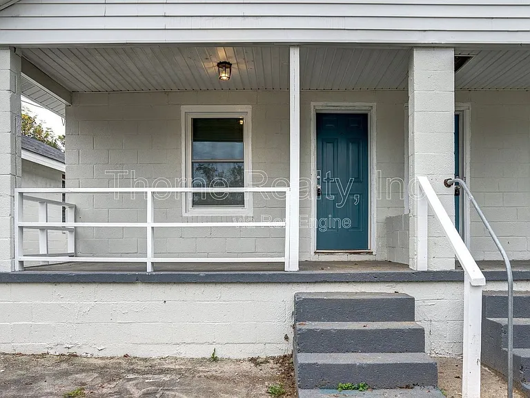 1504 Coleman St SE #B — Photo 2