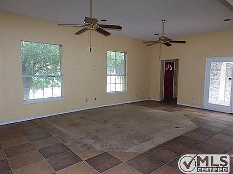 3rd image of 1703 Whitecliff Dr