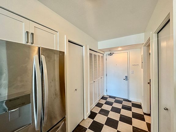 3rd image of 1100 106th Ave NE APT 209