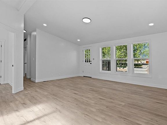 4th image of 17686 Starlight Court