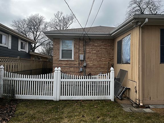 2nd image of 2309 Crawford Ave
