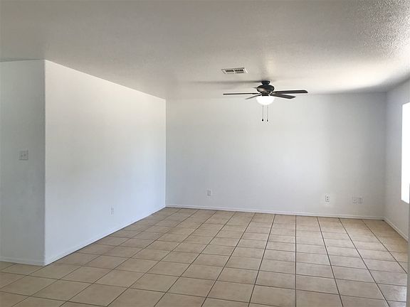 5th image of 111 E Los Valles St