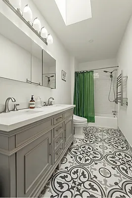 Bathroom, photo 1