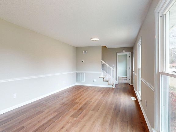 4th image of 2476 Pine Knoll Drive