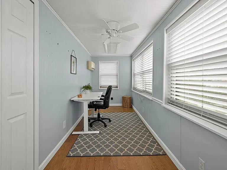 810 Irwin Dr — Photo 7