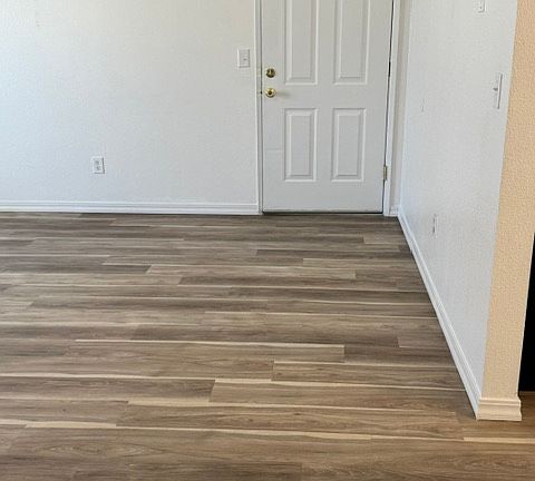 4th image of 1475 Cottage Pl #B