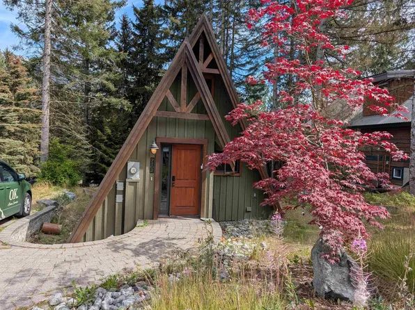 7102 Nesters Rd, Whistler, BC V8E 0E2