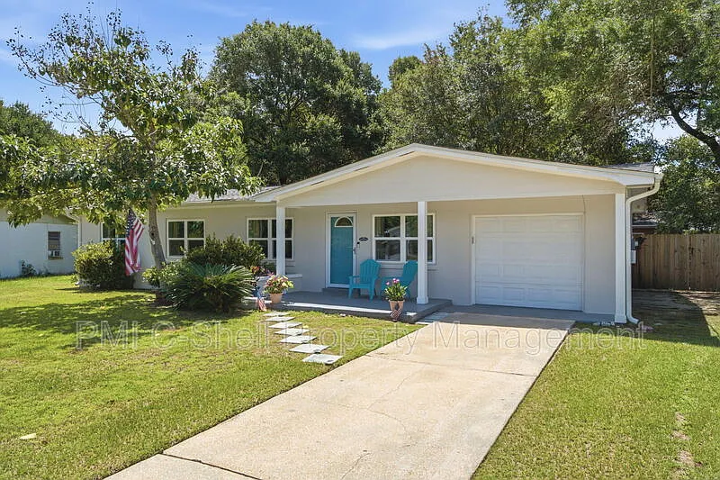 3 bed, 2.0 bath, 1296 sqft, $1,495 — Photo 2